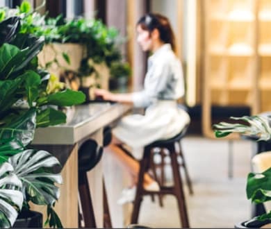 Hybrid work, hybrid energy: Smarter solutions for changing office spaces.